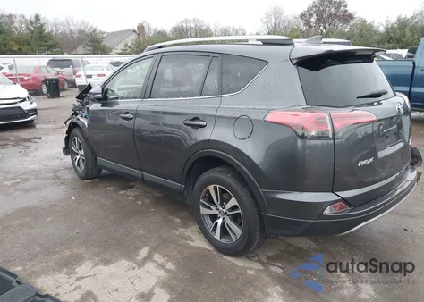 2017 Toyota Rav4 Xle z USA, uszkodzony, nr VIN JTMRFREV1HJ140739